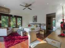 Вилла Shinta Dewi Ubud, Главная спальня